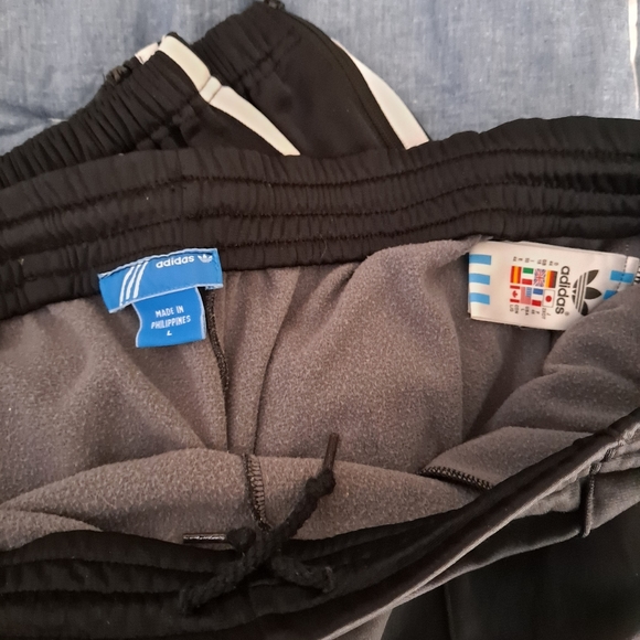 Track pants π« - Picture 2 of 6